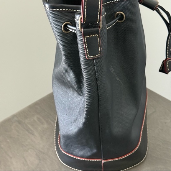 Tommy Hilfiger Black and Red Shoulder Bag - Picture 4 of 11